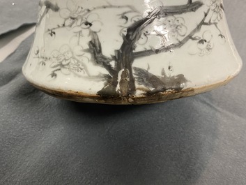 A Chinese qianjiang cai vase with butterfly-shaped ornaments, 19th C.
